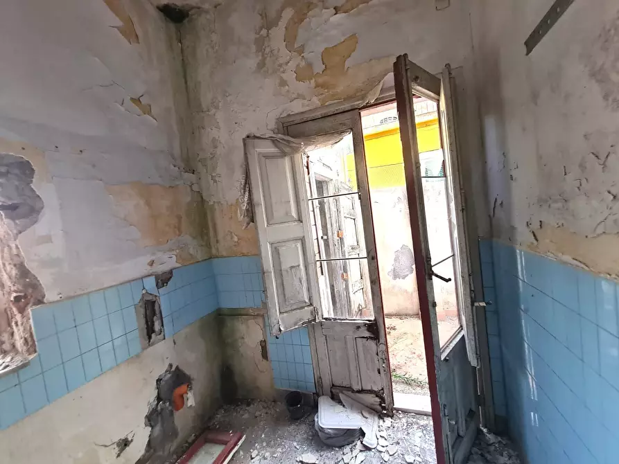 Immagine 9 di Trilocale in vendita  in Via la Farina 22 a Riposto