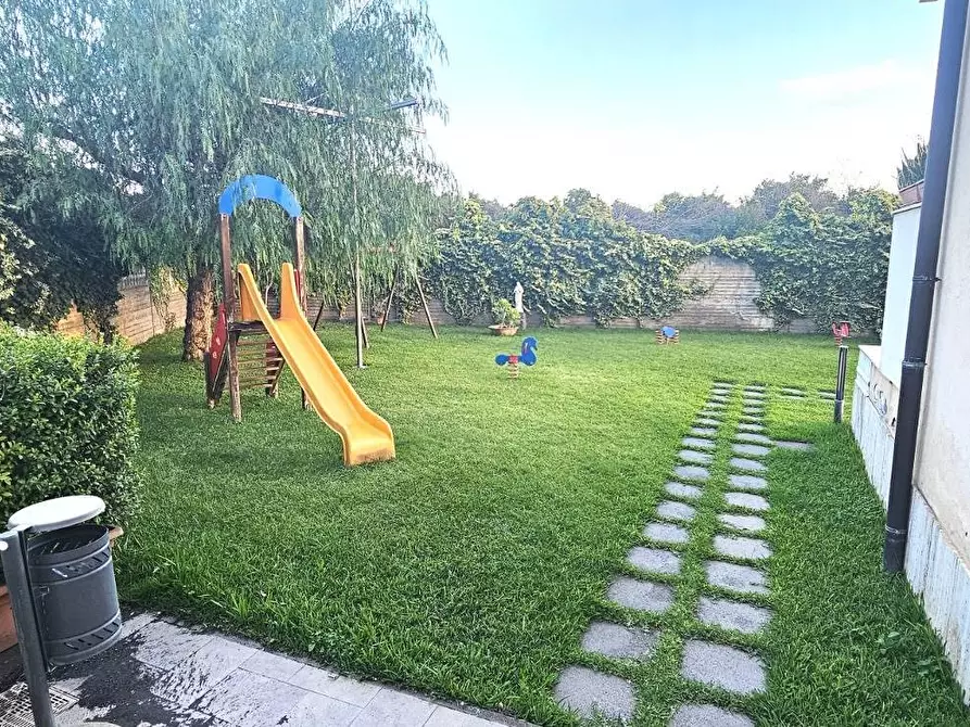 Immagine 33 di Mansarda in vendita  a Fiumefreddo Di Sicilia