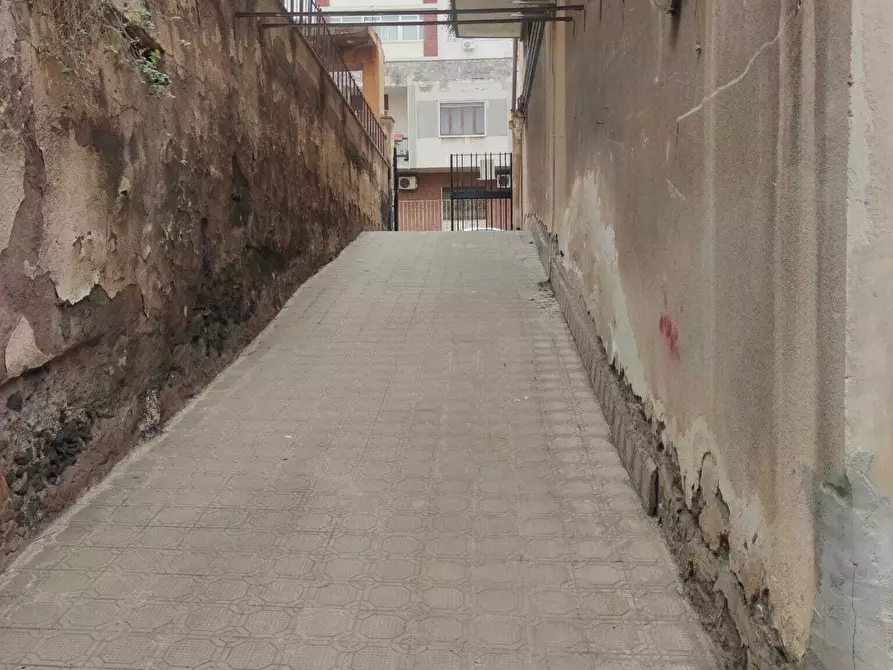 Immagine 3 di Garage in vendita  in Via Ficarazzi 15 a Catania
