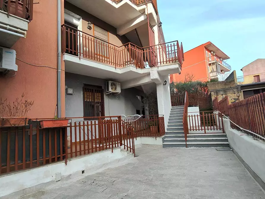 Immagine 1 di Trilocale in vendita  in Via Vincenzo Bellini 20 a San Pietro Clarenza