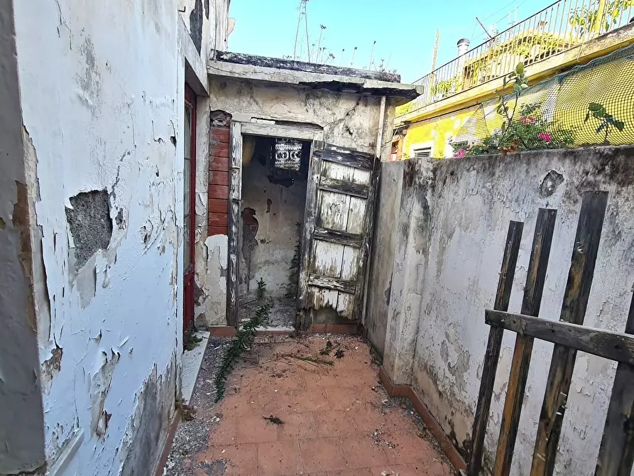Immagine 11 di Trilocale in vendita  in Via la Farina 22 a Riposto