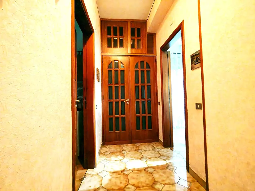 Immagine 37 di Pentalocale in vendita  in Via Bachelet 1 a Misterbianco