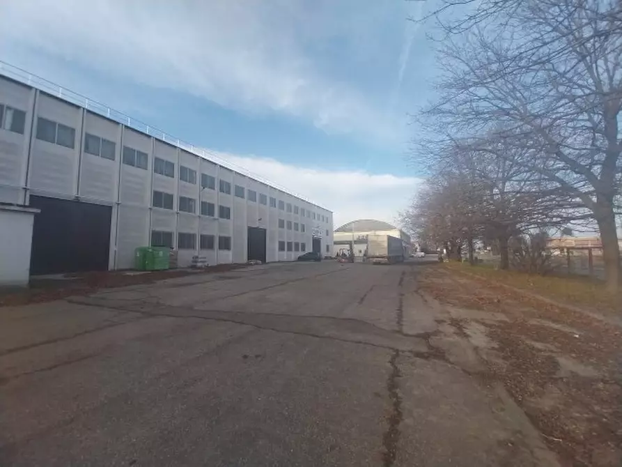 Immagine 1 di Attività artigianale in affitto  in Via Provinciale 29 a Valsamoggia