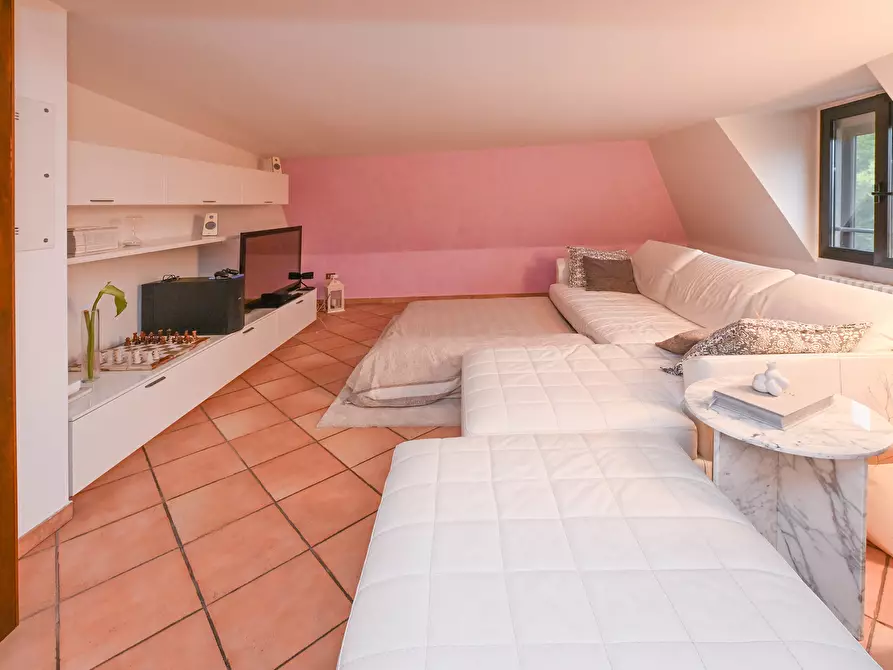 Immagine 12 di Casa trifamiliare in vendita  a Modena