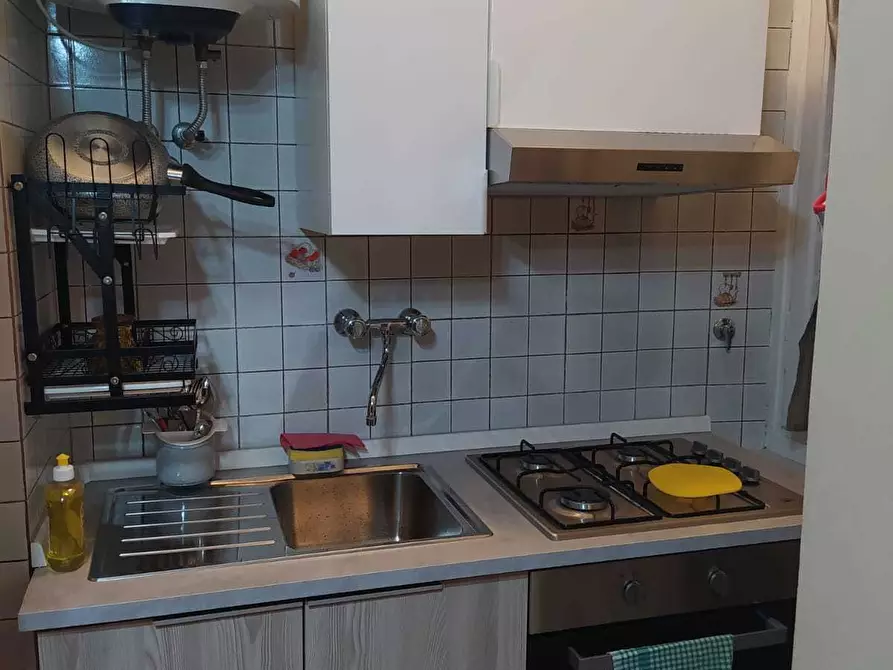 Immagine 8 di Bilocale in vendita  in Via Santhià 49 a Torino