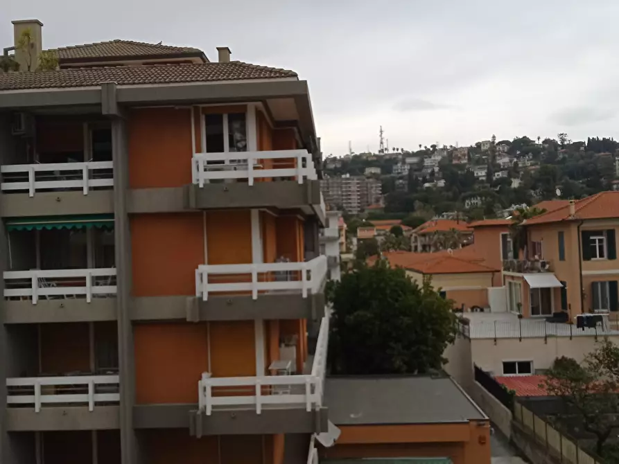 Immagine 4 di Trilocale in affitto  in Via Braie 3 a Bordighera