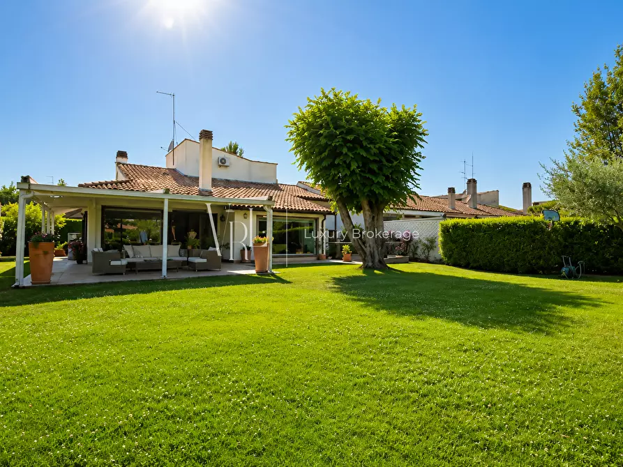 Immagine 4 di Casa bifamiliare in vendita  a Roma