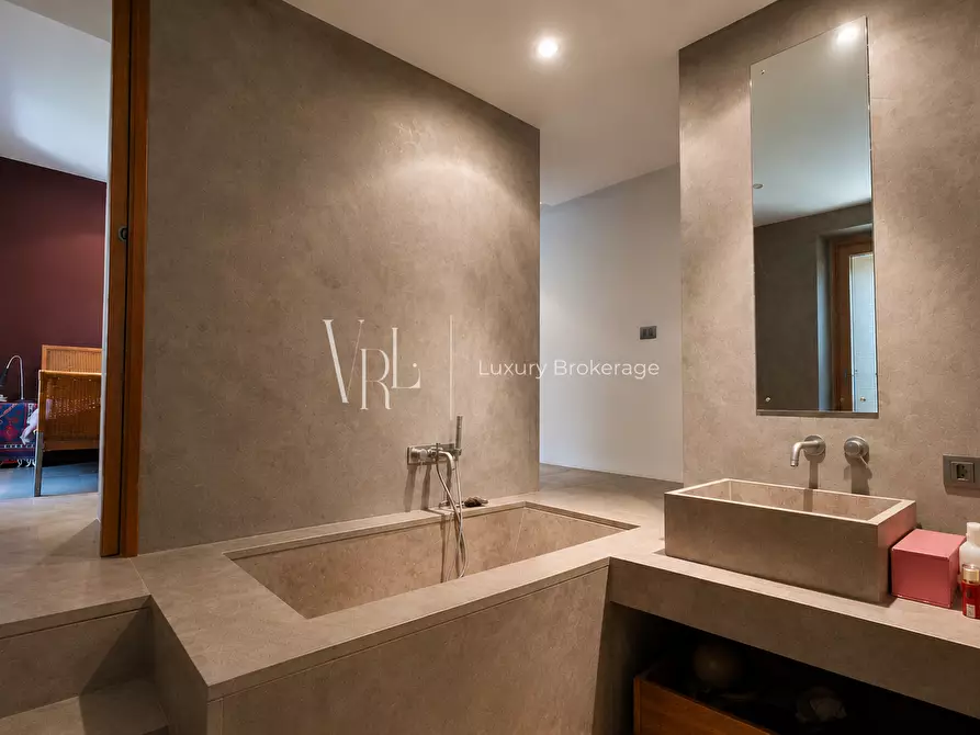 Immagine 16 di Villa in vendita  a Roma