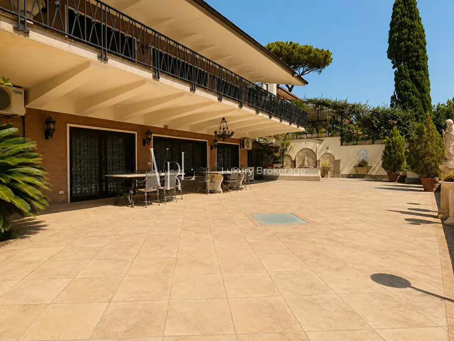 Immagine 12 di Villa in vendita  a Roma