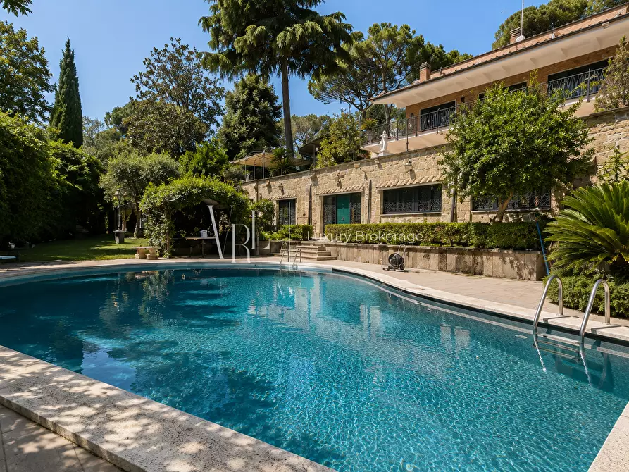Immagine 2 di Villa in vendita  a Roma