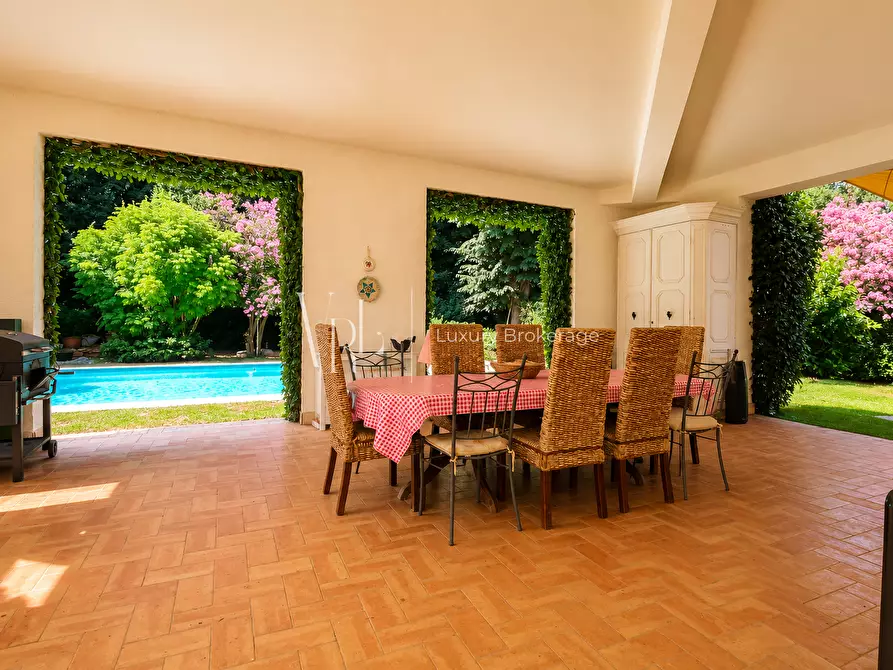 Immagine 10 di Villa in vendita  a Roma