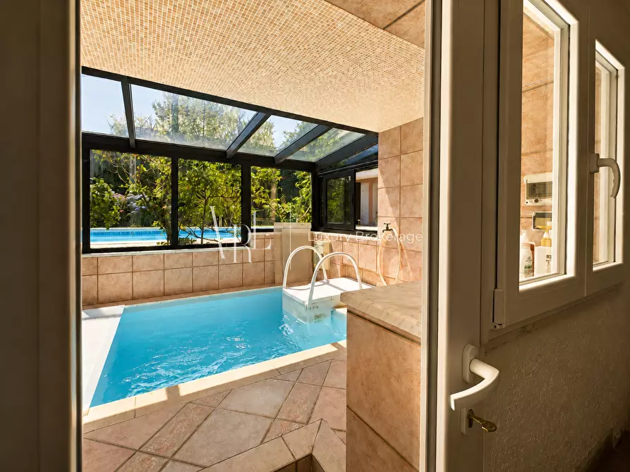 Immagine 8 di Villa in vendita  a Zagarolo