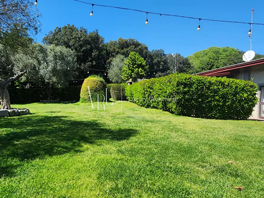 Immagine 4 di Residence in vendita  in Via Appia Antica a Roma