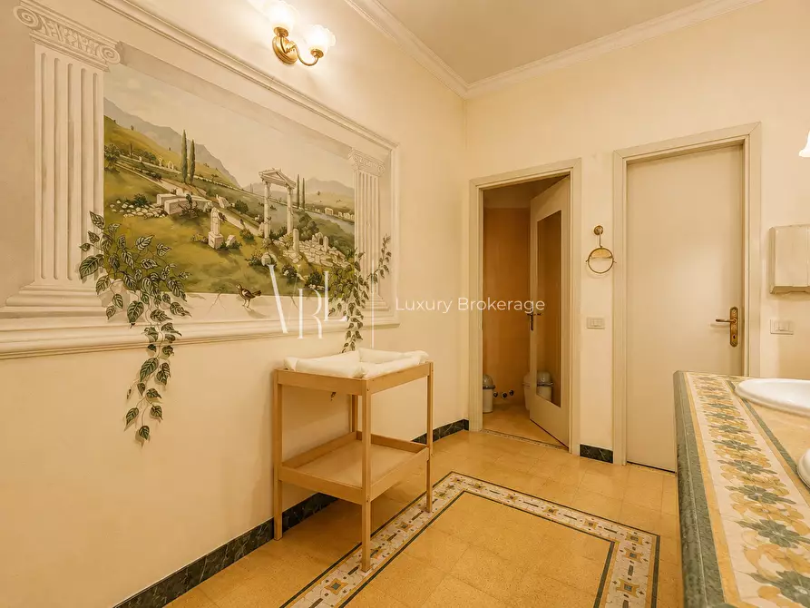 Immagine 32 di Villa in affitto  a Roma