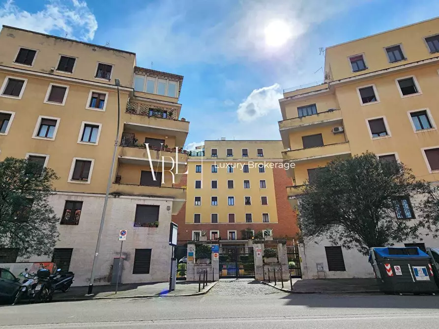 Immagine 1 di Quadrilocale in vendita  a Roma