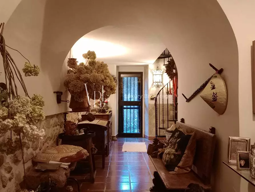 Immagine 9 di Palazzo in vendita  a Arezzo