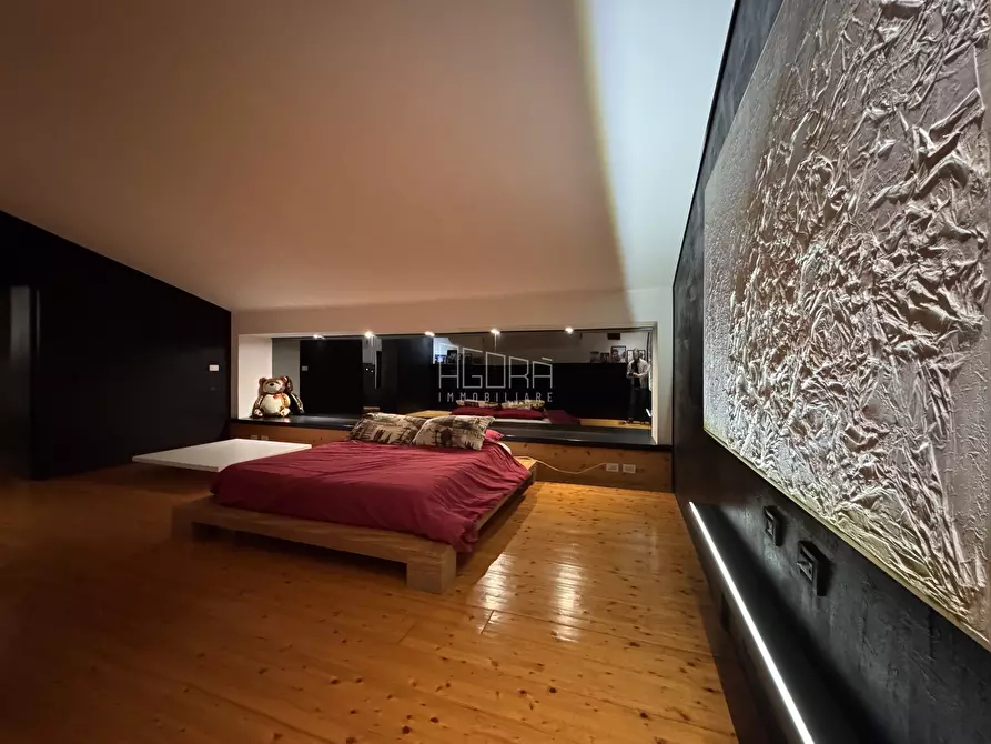 Immagine 8 di Loft/Open space in vendita  a Rovigo