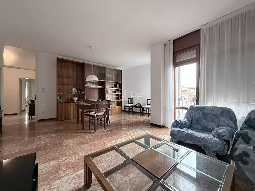 Immagine 2 di Trilocale in vendita  a Rovigo