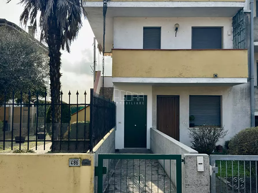 Immagine 1 di Ufficio in vendita  a Lusia