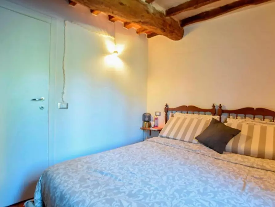 Immagine 4 di Porzione di casa in vendita  a Massarosa