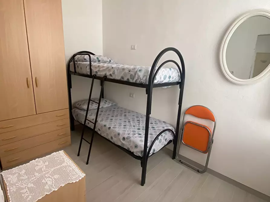 Immagine 10 di Trilocale in affitto  a Viareggio