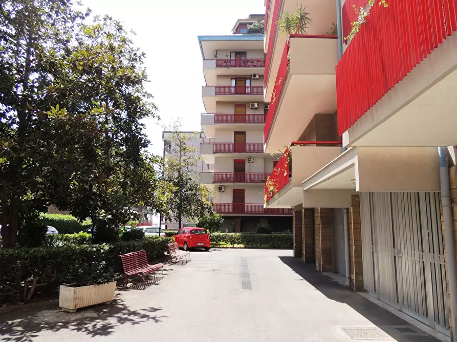 Immagine 51 di Quadrilocale in vendita  in Via Monti Iblei 11 a Tremestieri Etneo
