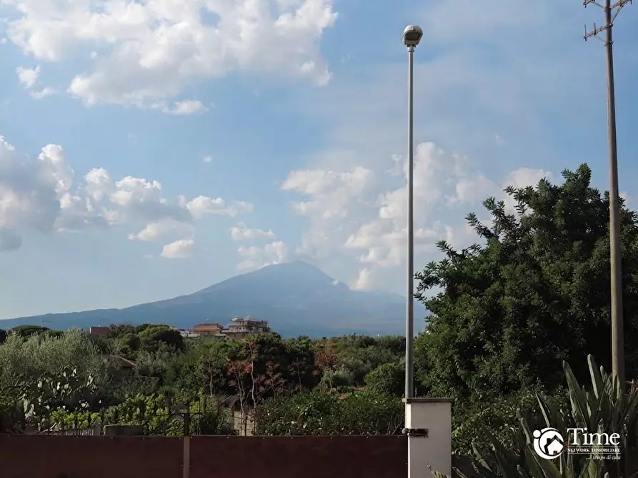 Immagine 11 di Pentalocale in vendita  in Via delle Azalee 13 a Misterbianco