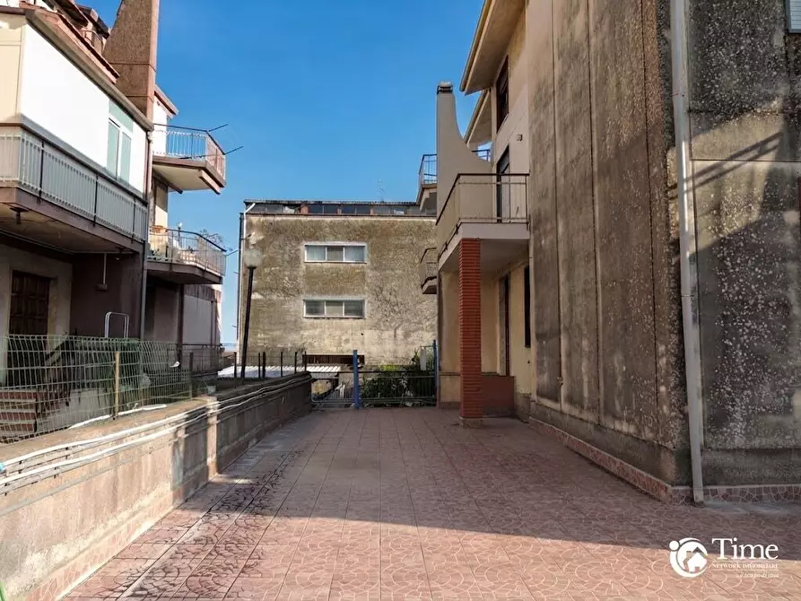 Immagine 43 di Pentalocale in vendita  in Via delle Azalee 13 a Misterbianco