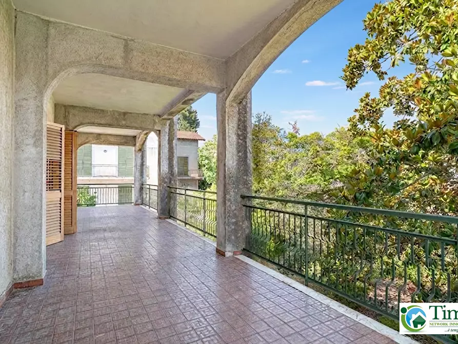Immagine 17 di Villa in vendita  in Via Roma 29 a Sant'agata Li Battiati