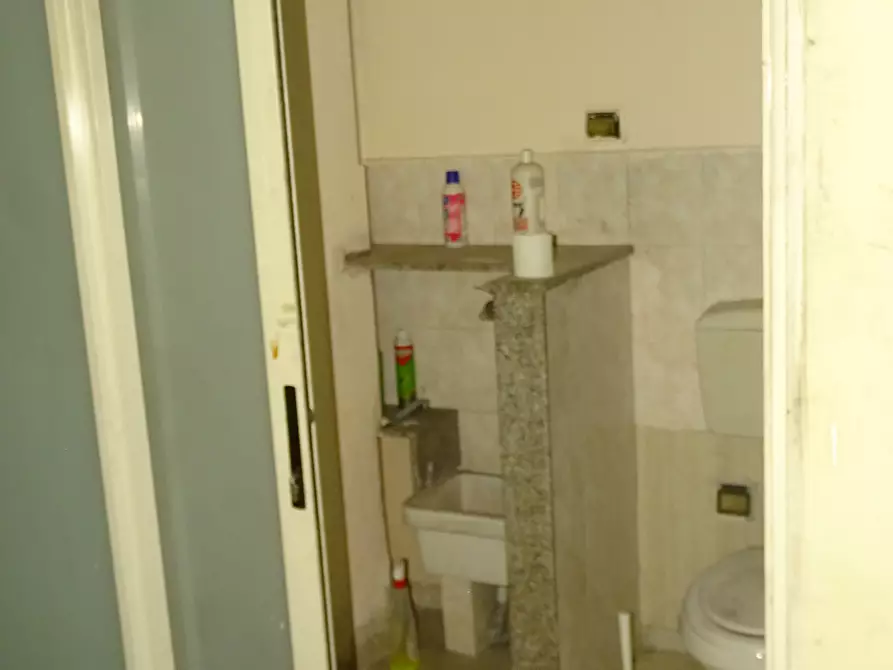 Immagine 34 di Pentalocale in vendita  in Via Salvatore Citelli 4 a Catania