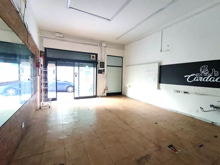 Immagine 3 di Locale commerciale in affitto  in Via Vittorio Emanuele II 116 a Gravina Di Catania