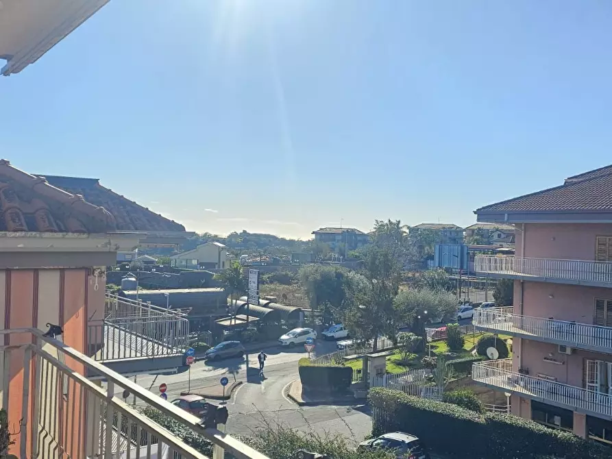 Immagine 13 di Trilocale in vendita  in Via Dafni 5 a Aci Catena