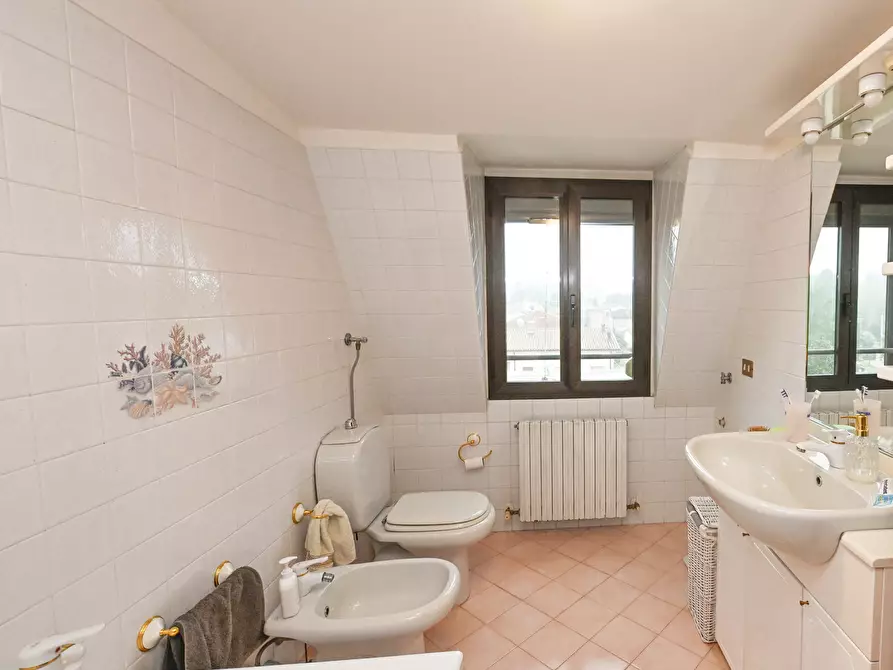 Immagine 13 di Casa trifamiliare in vendita  a Modena