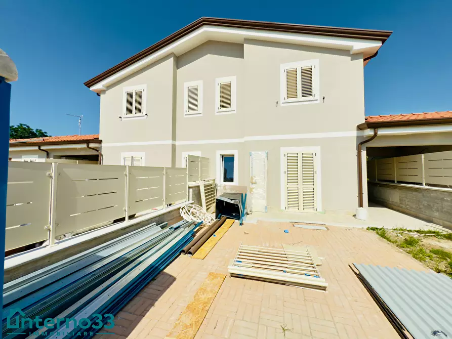 Immagine 21 di Villetta a schiera in vendita  in Via Dogana 30 a Ortonovo