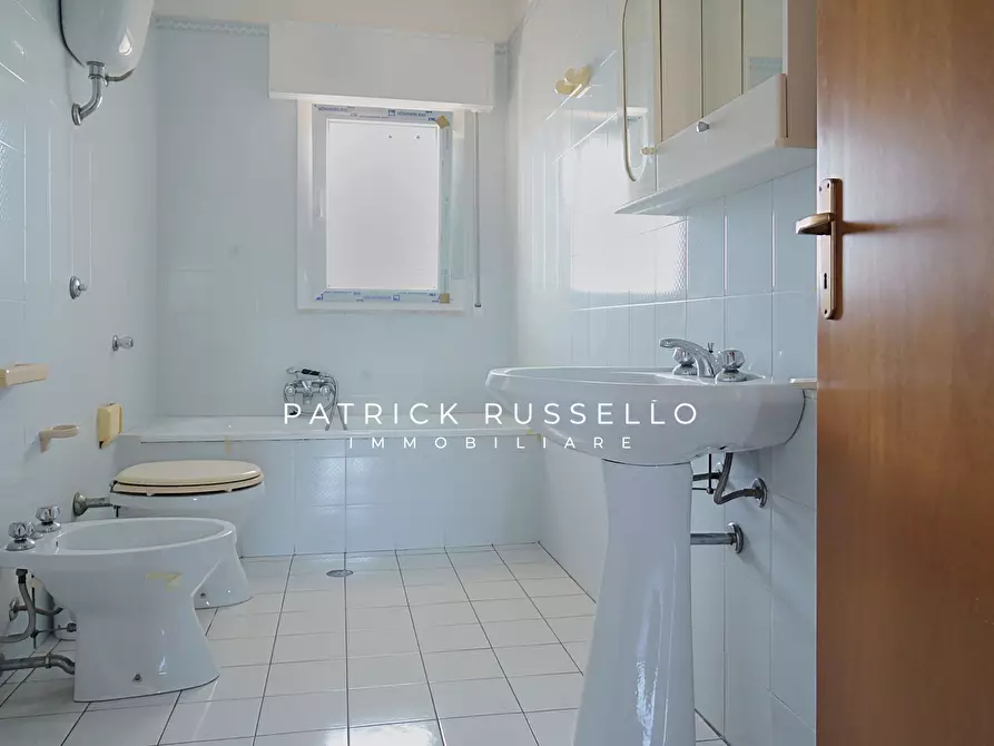 Immagine 14 di Quadrilocale in vendita  in Via Navari 7 a Gela