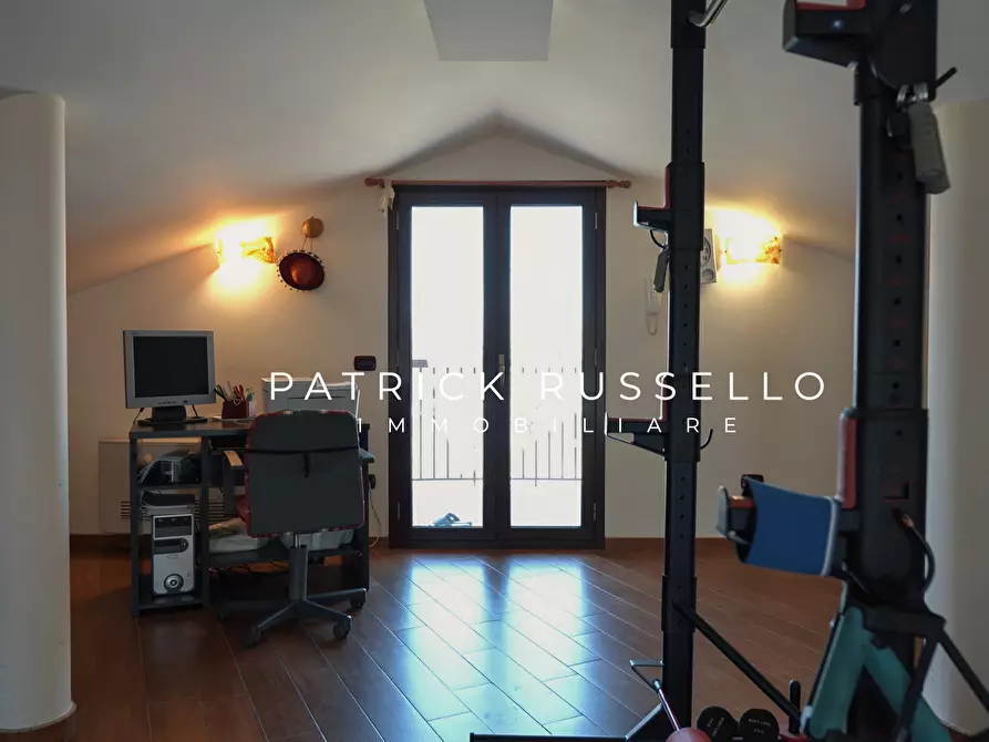 Immagine 28 di Villa in vendita  in Via Butera 207 a Gela