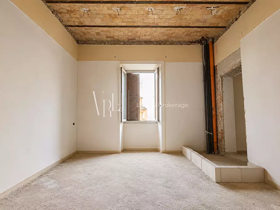 Immagine 6 di Palazzo in vendita  a Roma