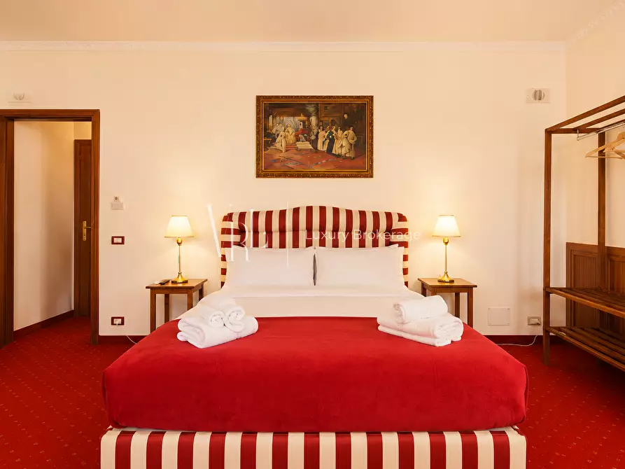 Immagine 21 di Villa in vendita  a Roma