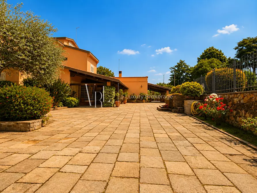 Immagine 40 di Villa in vendita  a Roma