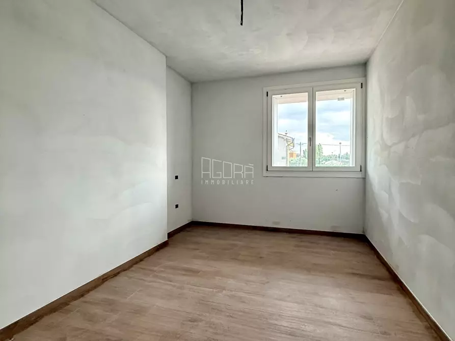 Immagine 7 di Casa trifamiliare in vendita  a Rovigo