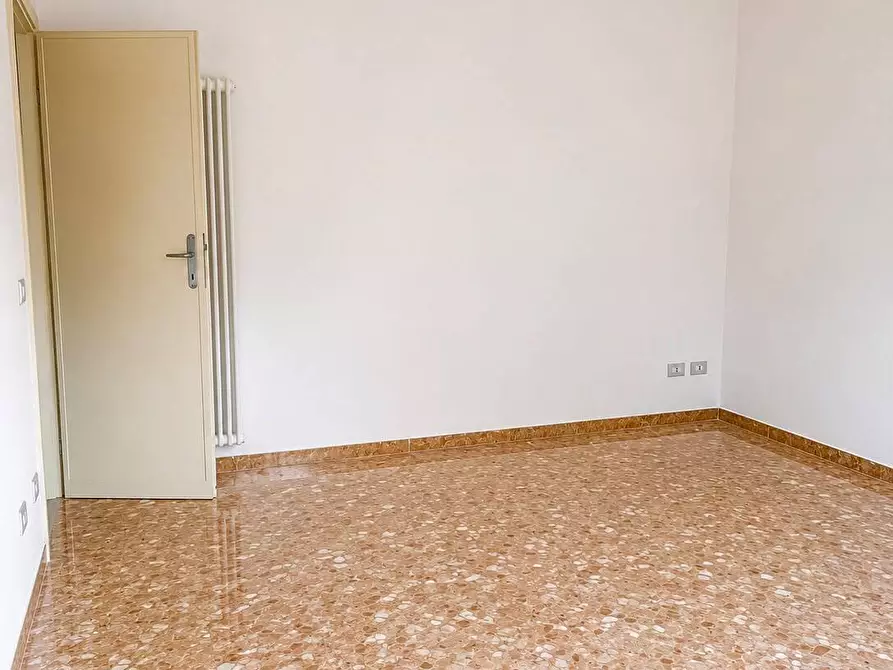 Immagine 5 di Porzione di casa in affitto  a Viareggio