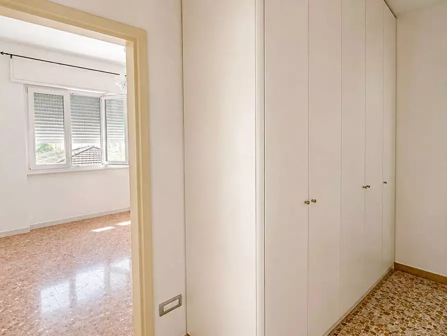Immagine 9 di Porzione di casa in affitto  a Viareggio