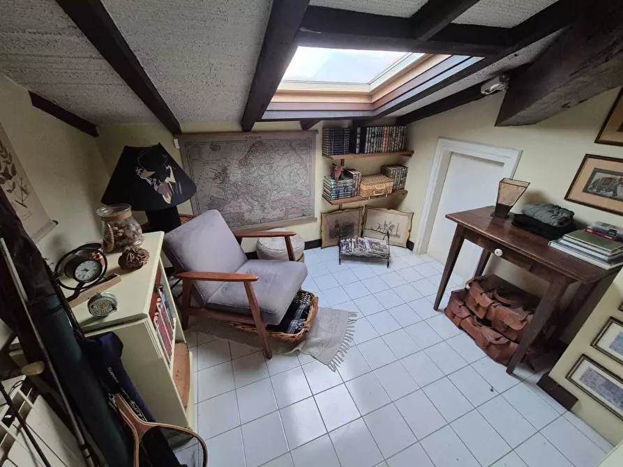 Immagine 8 di Mansarda in vendita  a Viareggio