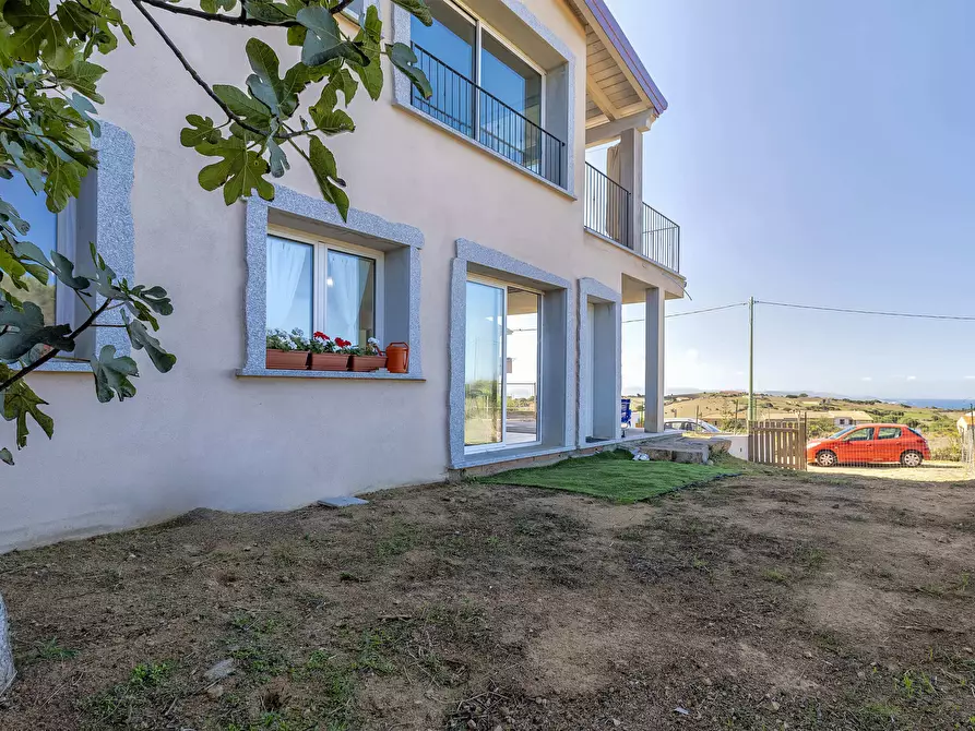 Immagine 10 di Appartamento in vendita  a Trinità D'agultu E Vignola