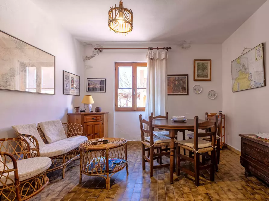 Immagine 24 di Trilocale in vendita  in via rinaggiu a Trinità D'agultu E Vignola