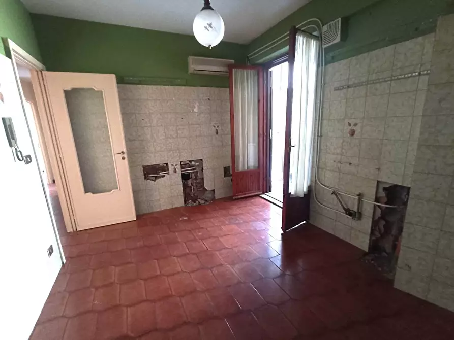 Immagine 10 di Trilocale in vendita  a Aci Castello