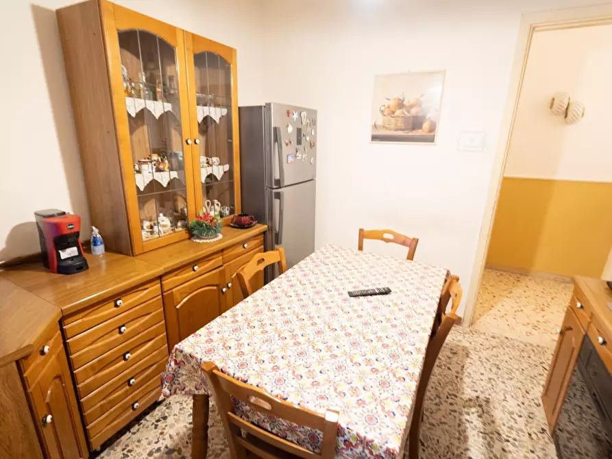 Immagine 28 di Pentalocale in vendita  in Via Caronda 178 a Catania