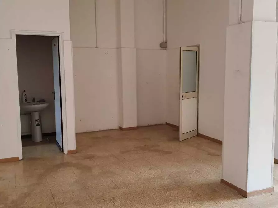 Immagine 2 di Attività artigianale in vendita  in Via Pier Santi Mattarella 2 a Belpasso