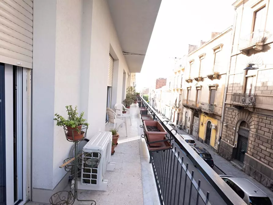 Immagine 37 di Pentalocale in vendita  in Via Caronda 178 a Catania