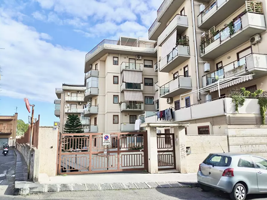 Immagine 4 di Quadrilocale in vendita  in Via Acquedotto Greco 248 a Catania